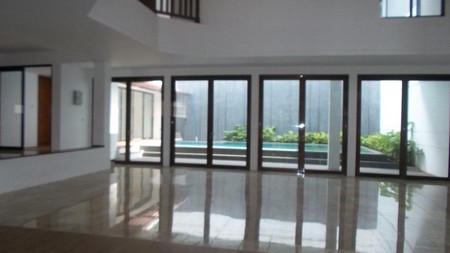 beautiful House for rent in the prime area of Pondok indah