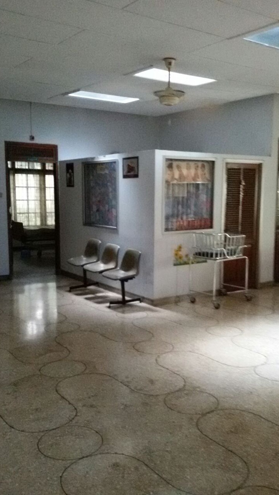 Rumah  Asri,Halaman Luas di Veteran Jakarta Selatan