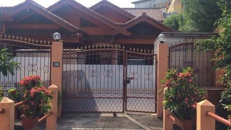 Dijual Cepat Rumah di Jl Soepomo - Tebet - Jakarta Selatan