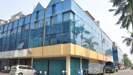 Gudang siap pakai di Tangerang