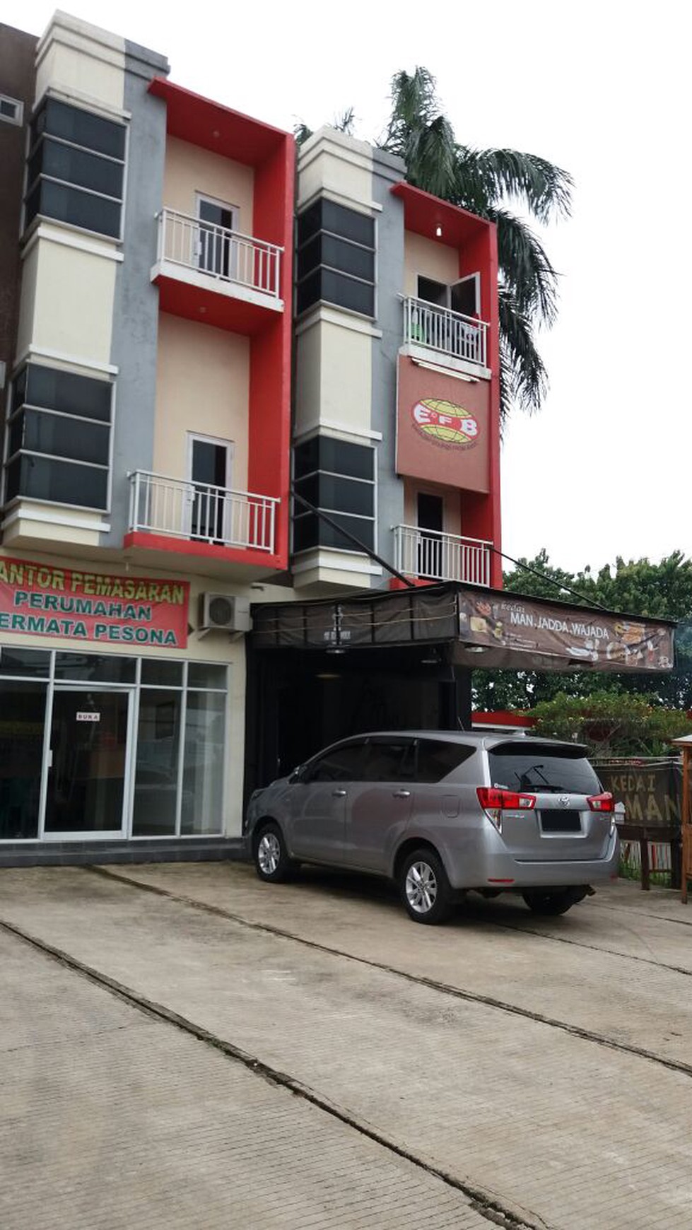 Ruko 3 lantai dijual untuk Investasi