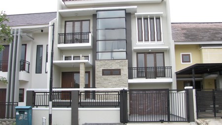 Rumah SIAP HUNI di Nusa Loka, BSD. Hanya 5mnt dari Pasar Modern