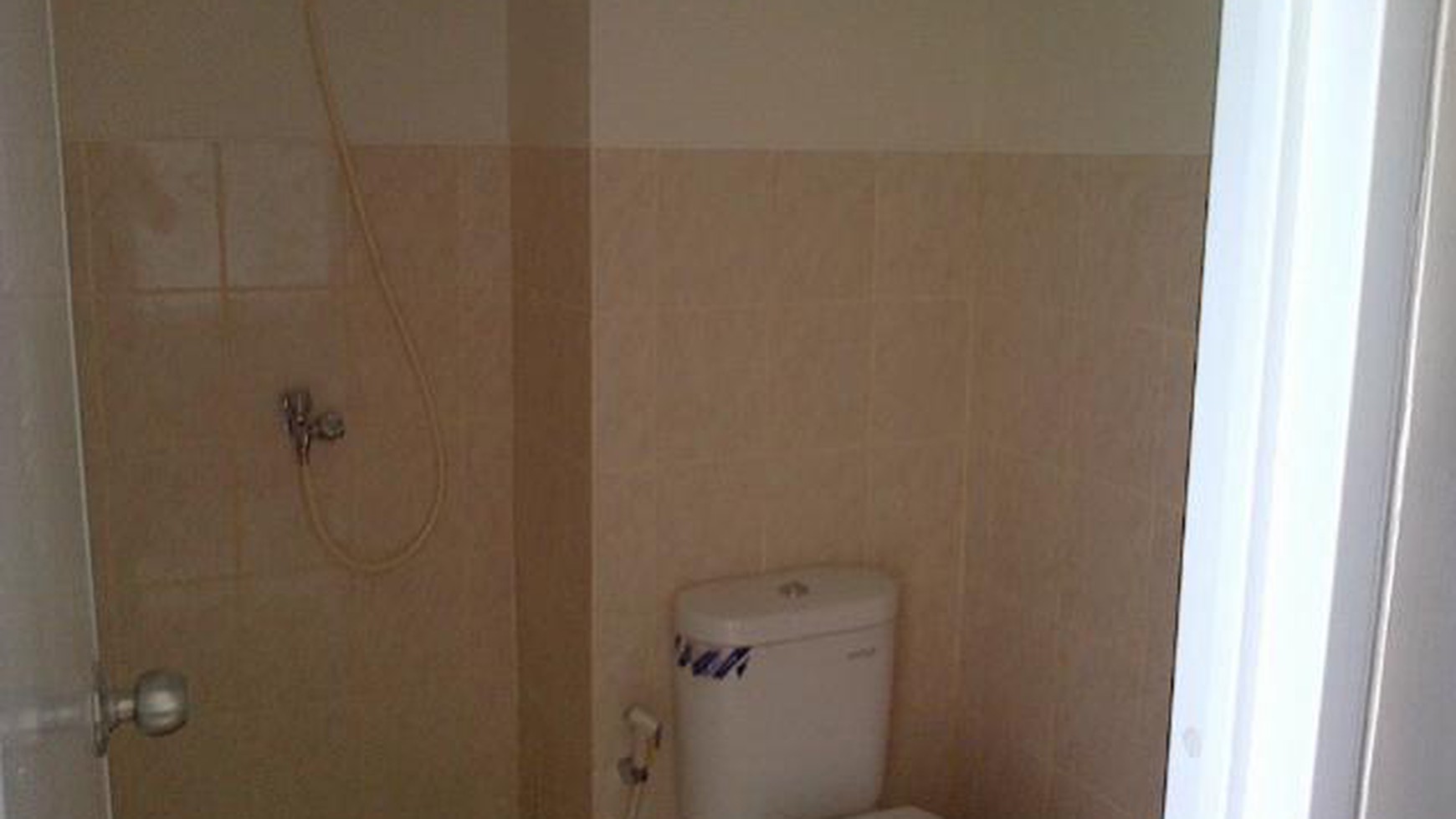 Apartemen  hadap UI/ Barat di Depok