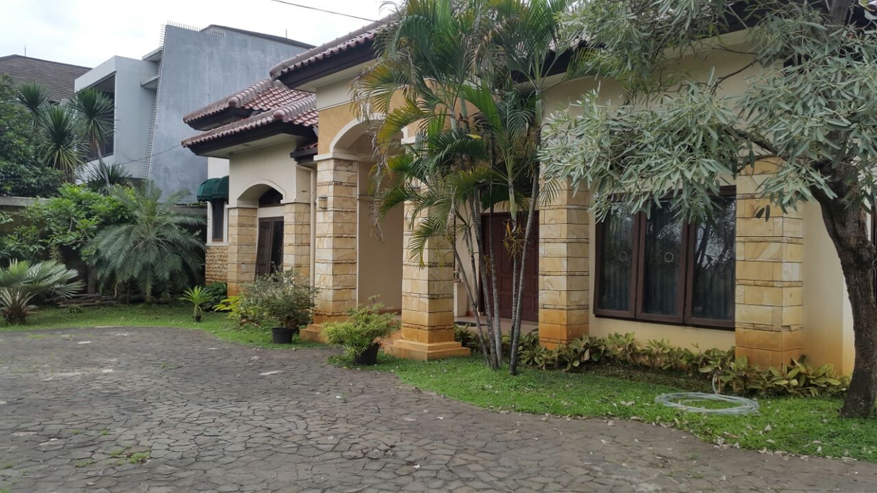 Rumah di Jl Perdagangan Veteran Jakarta Selatan