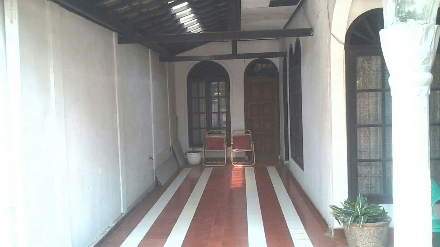 Rumah pinggir jalan,siap huni di Rempoa Tangerang Selatan