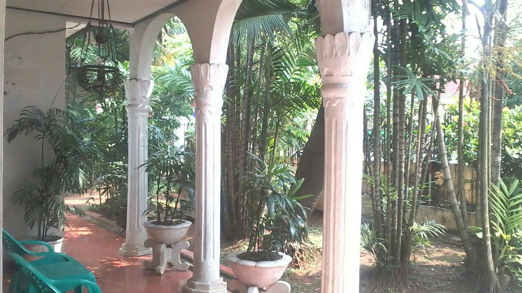 Rumah pinggir jalan,siap huni di Rempoa Tangerang Selatan