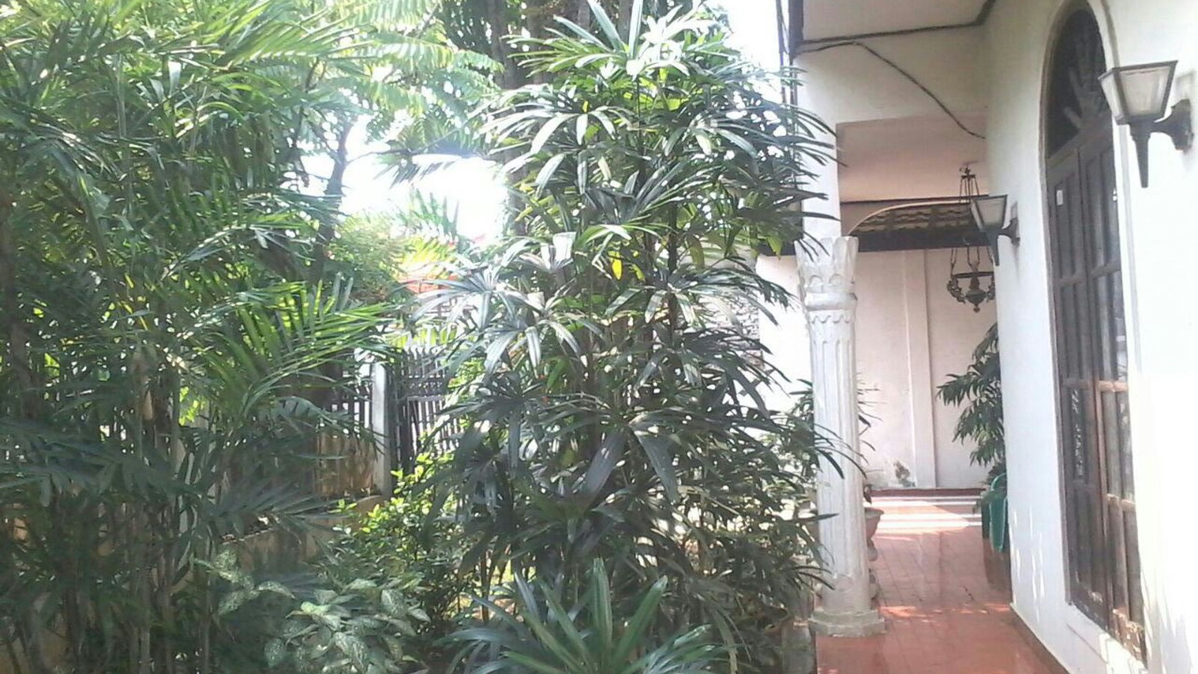 Rumah pinggir jalan,siap huni di Rempoa Tangerang Selatan