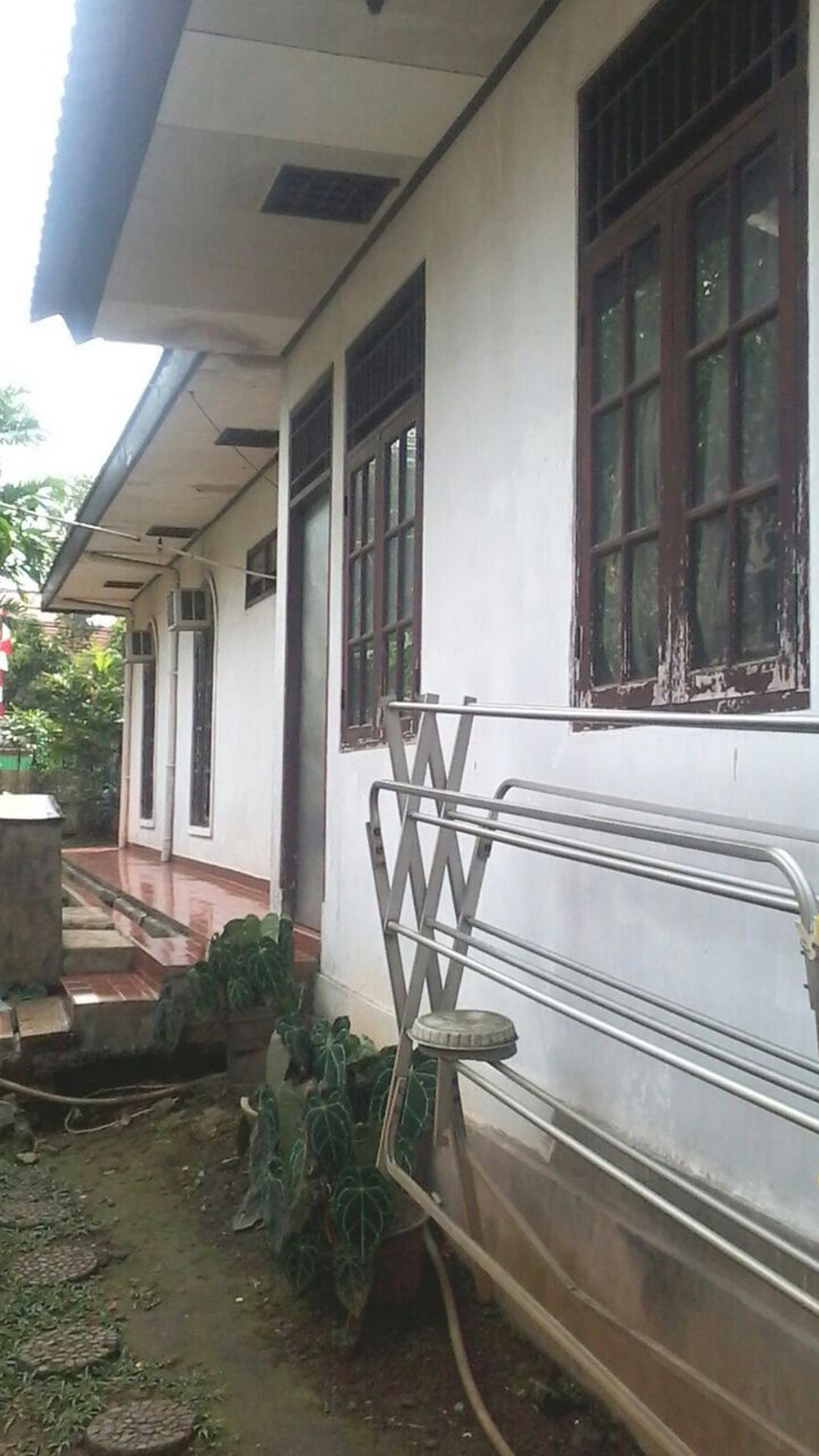 Rumah pinggir jalan,siap huni di Rempoa Tangerang Selatan