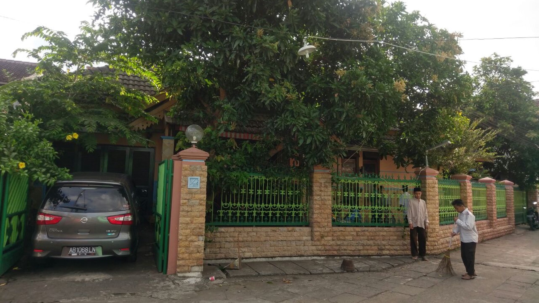HUNIAN DI SANTAN, MAGUWOHARJO, DEPOK, SLEMAN