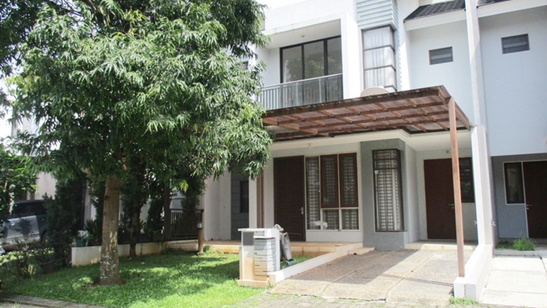 Jarang Ada...Rumah Bagus Depan Taman, Harga Bersaing