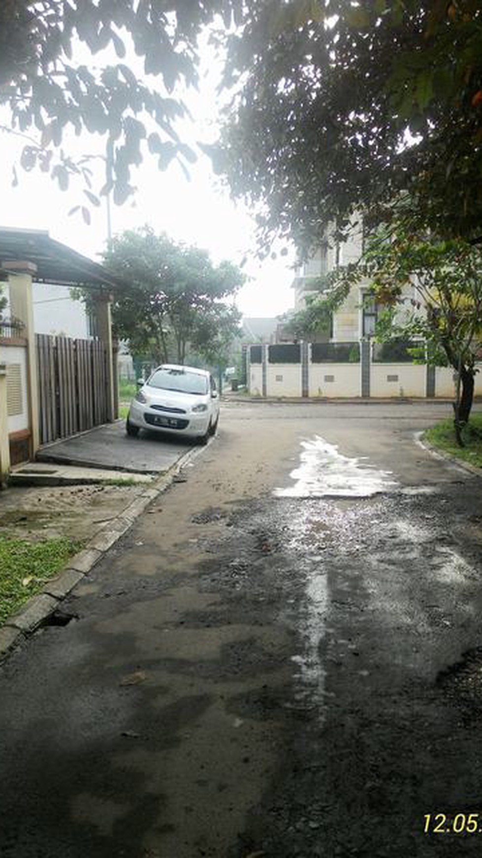 DISEWAKAN RUMAH SIAP HUNI DI KENCANA LOKA, BSD CITY