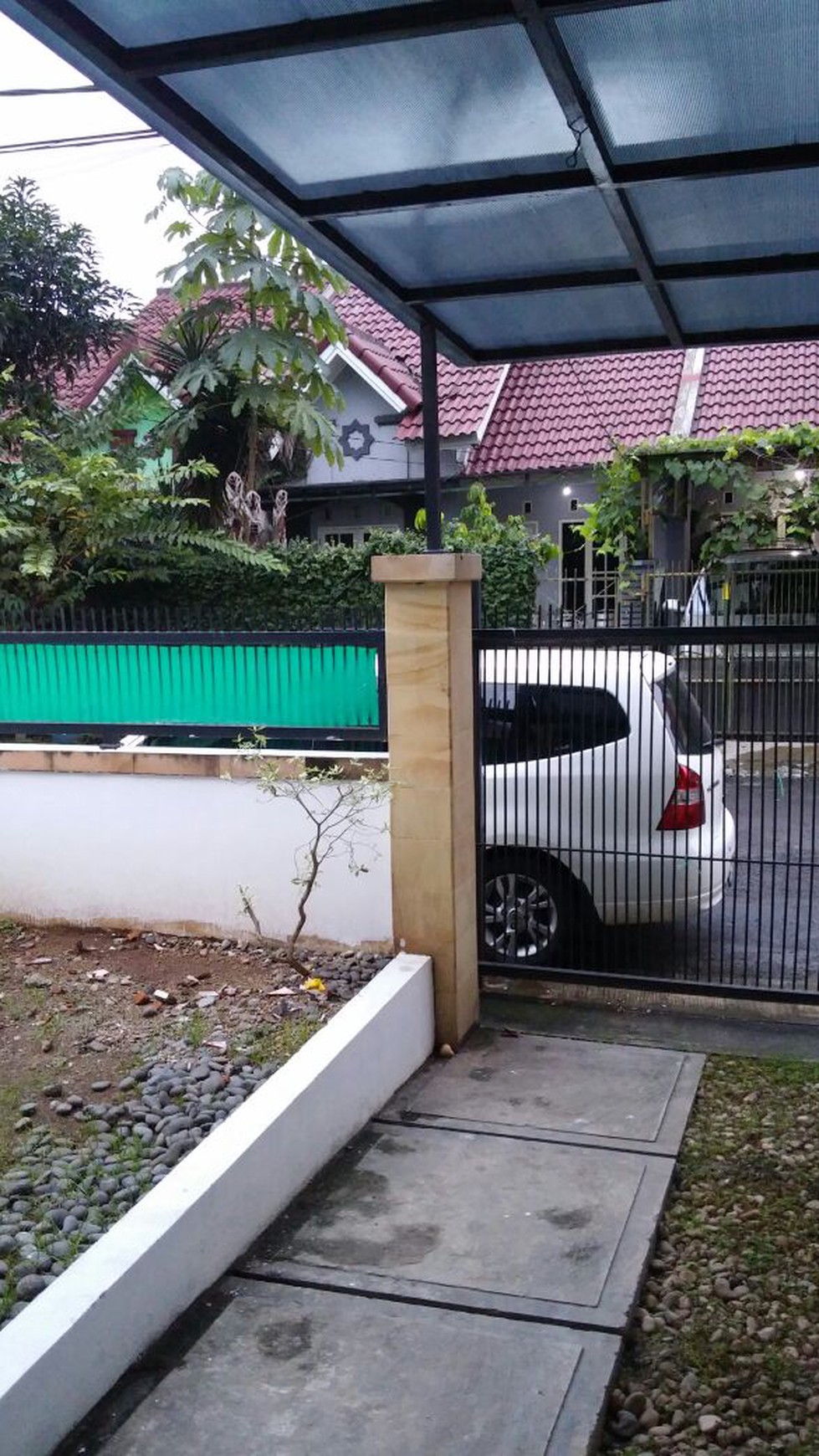 Rumah cantik siap huni di Karawaci