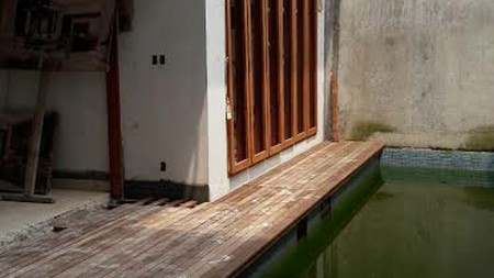 Rumah mewah di dalam komplek