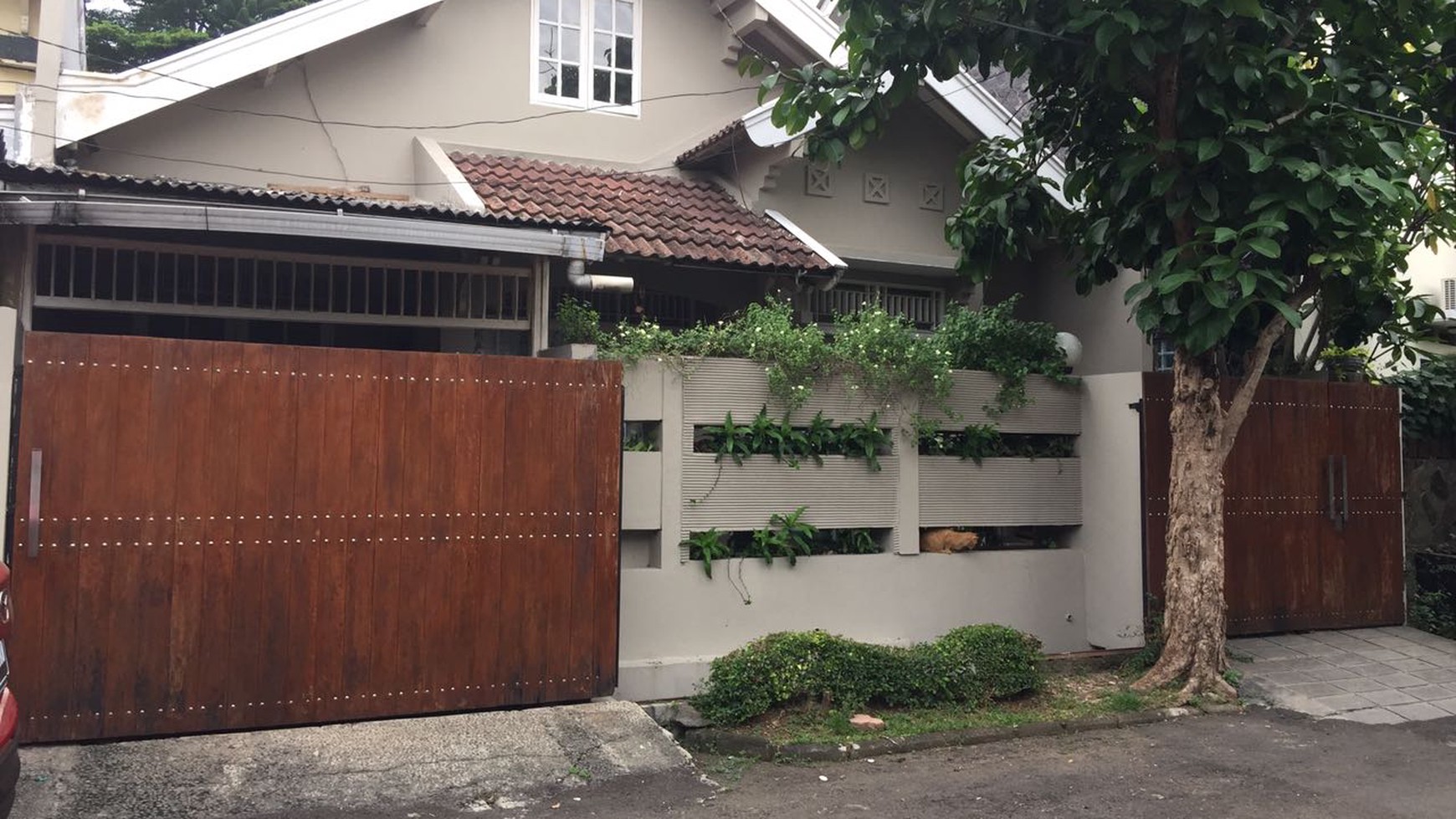 Rumah asri di Bintaro Jaya Sektor 5