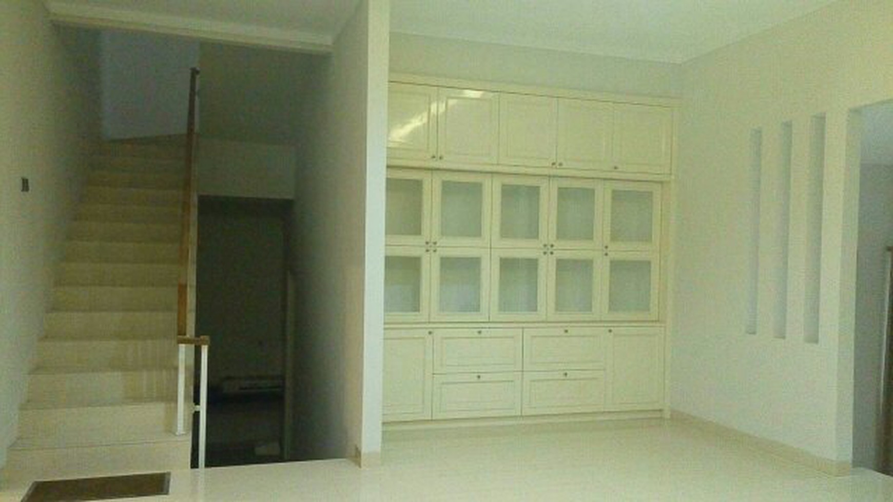 Rumah Siap Huni Dalam Cluster Di Kebayoran Essence #EU