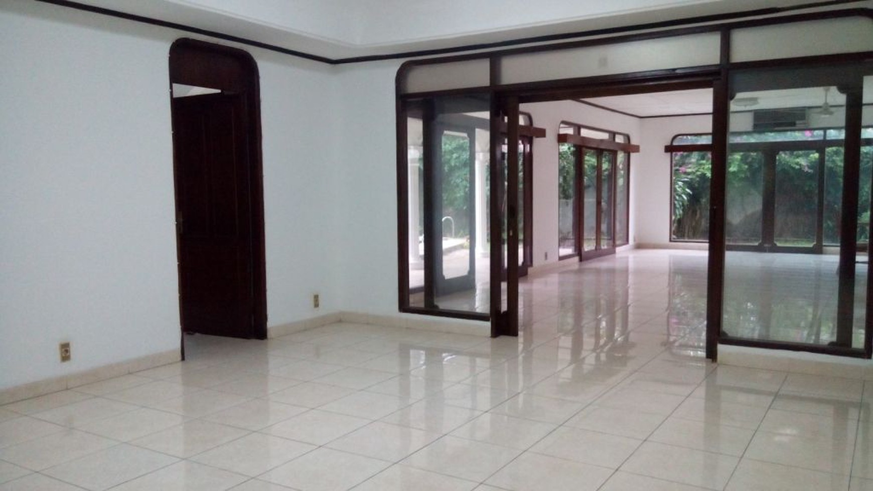 Amazing house for rent in prime area of Kemang
