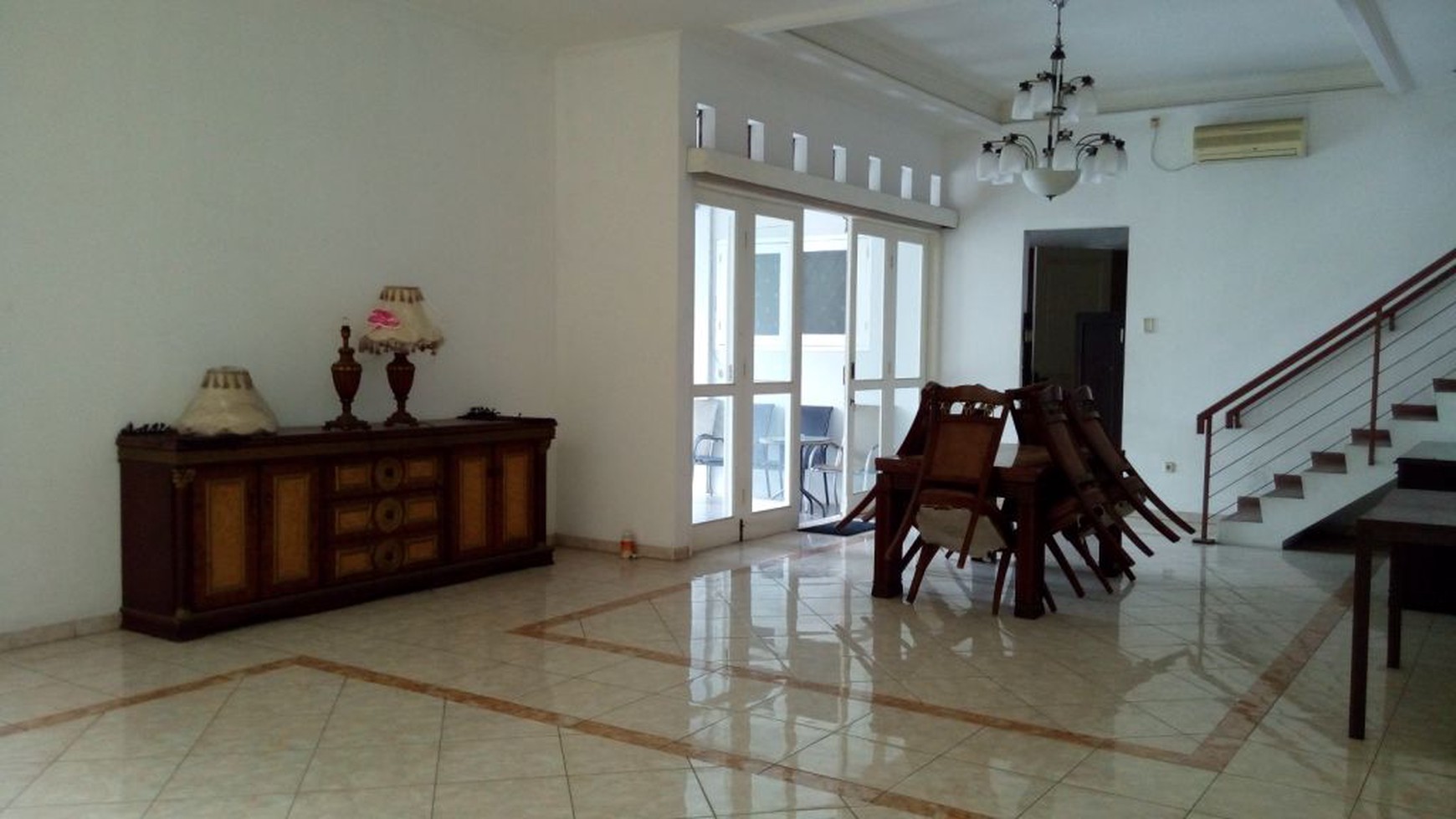Amazing house for rent in prime area of Kemang