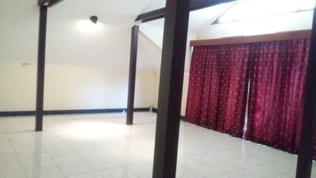 beautiful House for rent in the prime area of Pondok indah