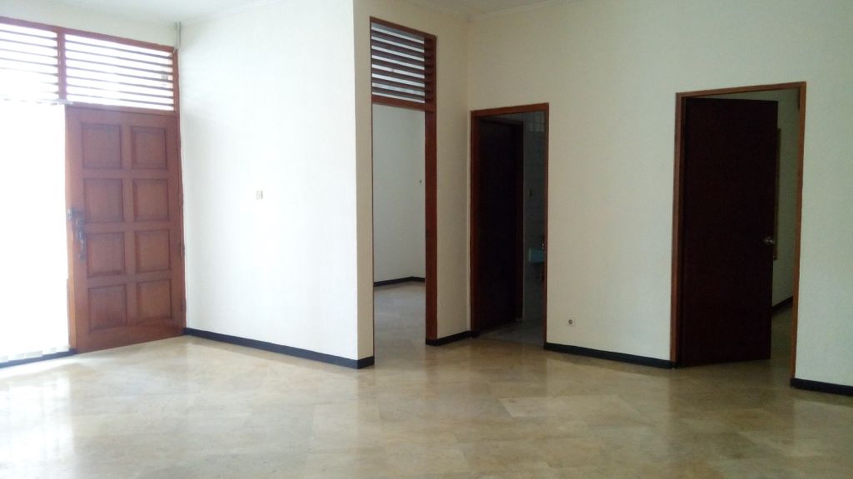 Amazing house for rent in prime area of Kebayoran Baru