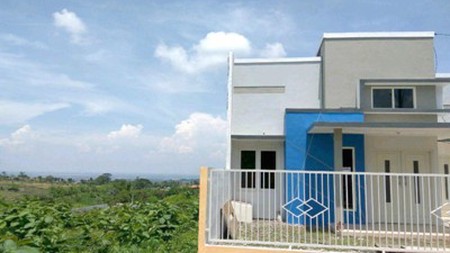 Rumah Baru Gress full furnish di Perum Navila Pandaan cocok buat  Villa..lingkungan tenang dan sejuk