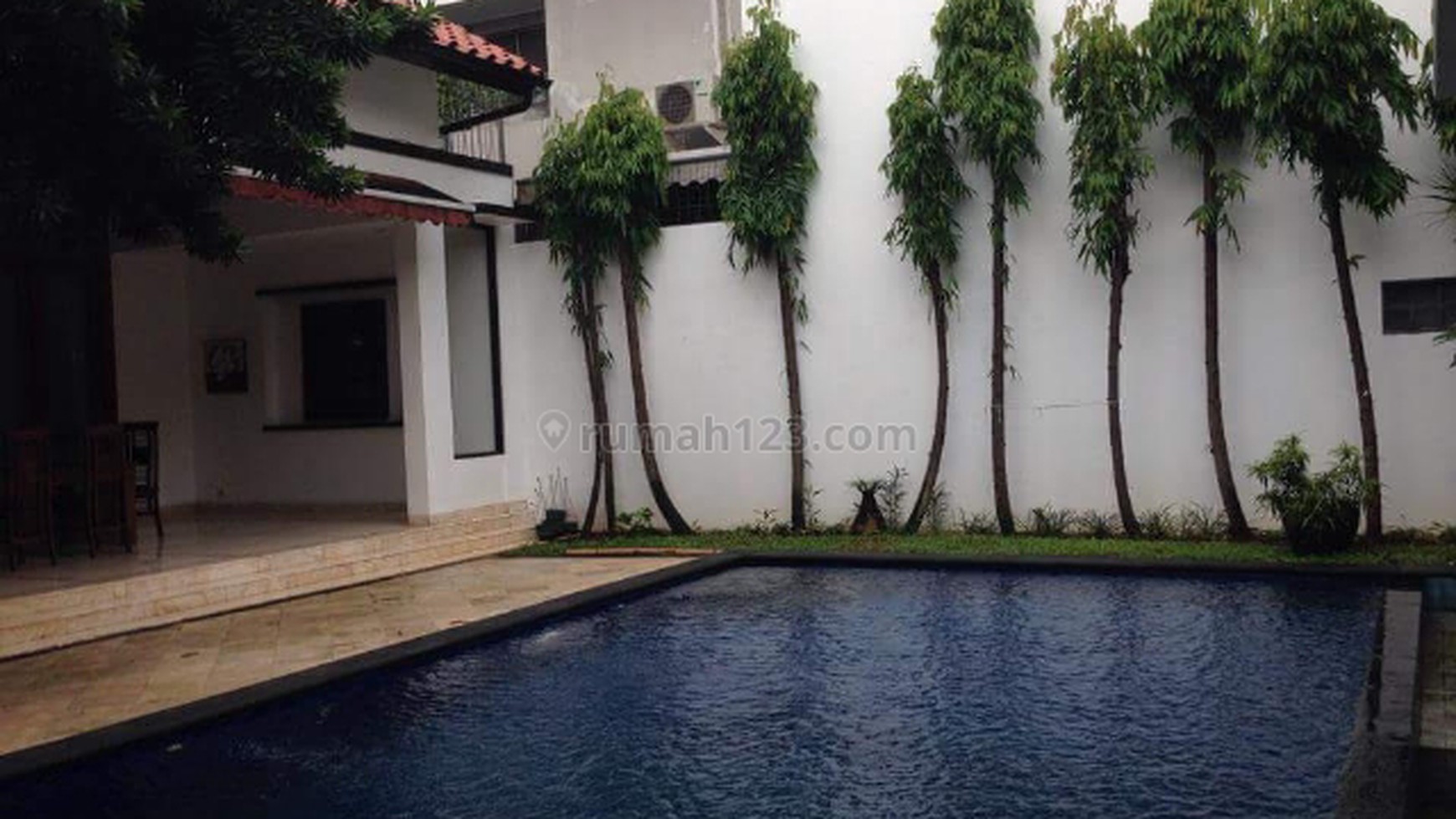 Rumah siap huni + Kolam Renang di Cipete Selatan