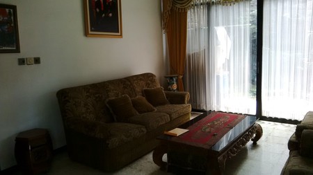 Rumah Lama Terawat di Megapolitan Cinere