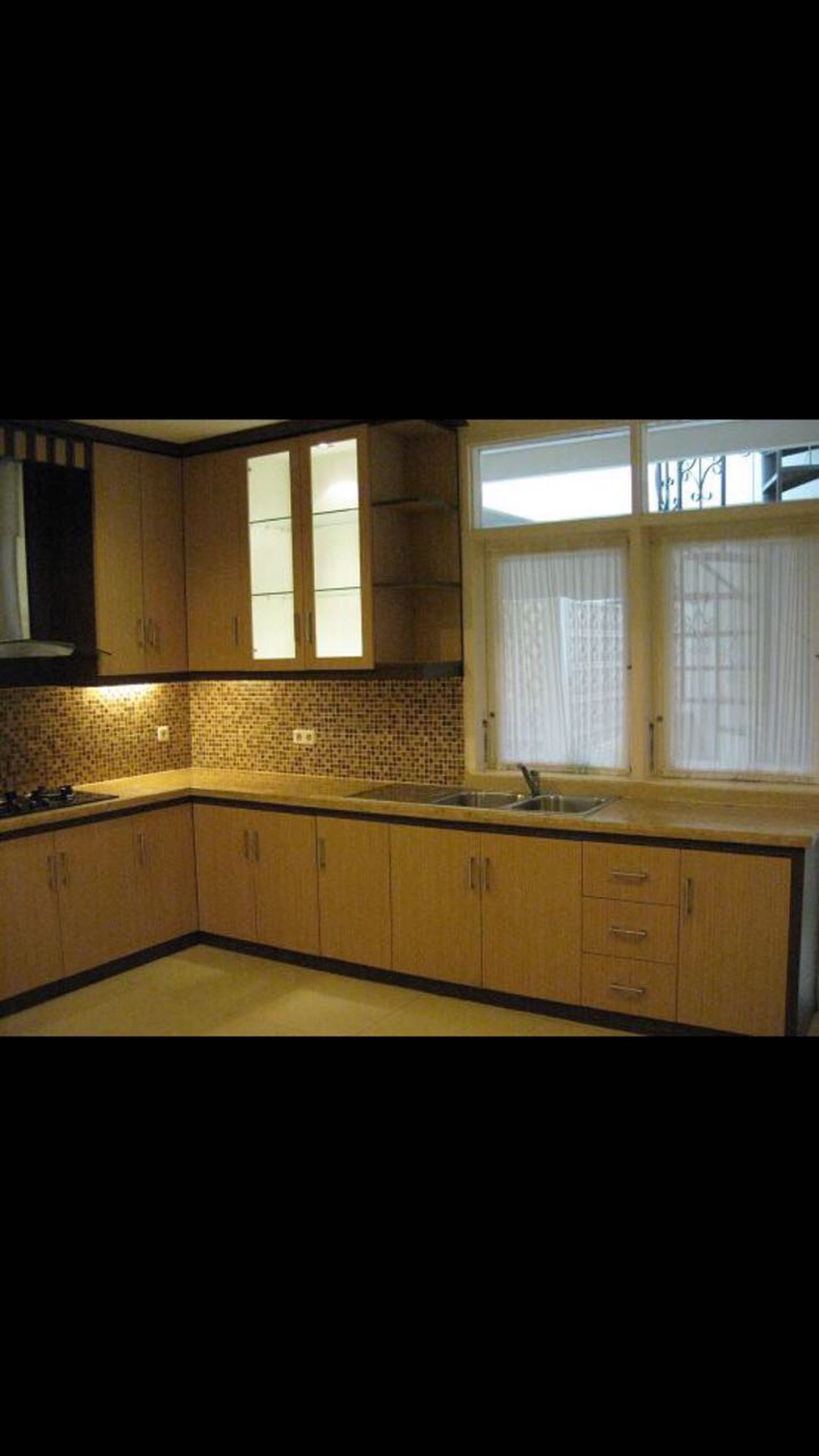 beautiful house in the prime area of Kemang