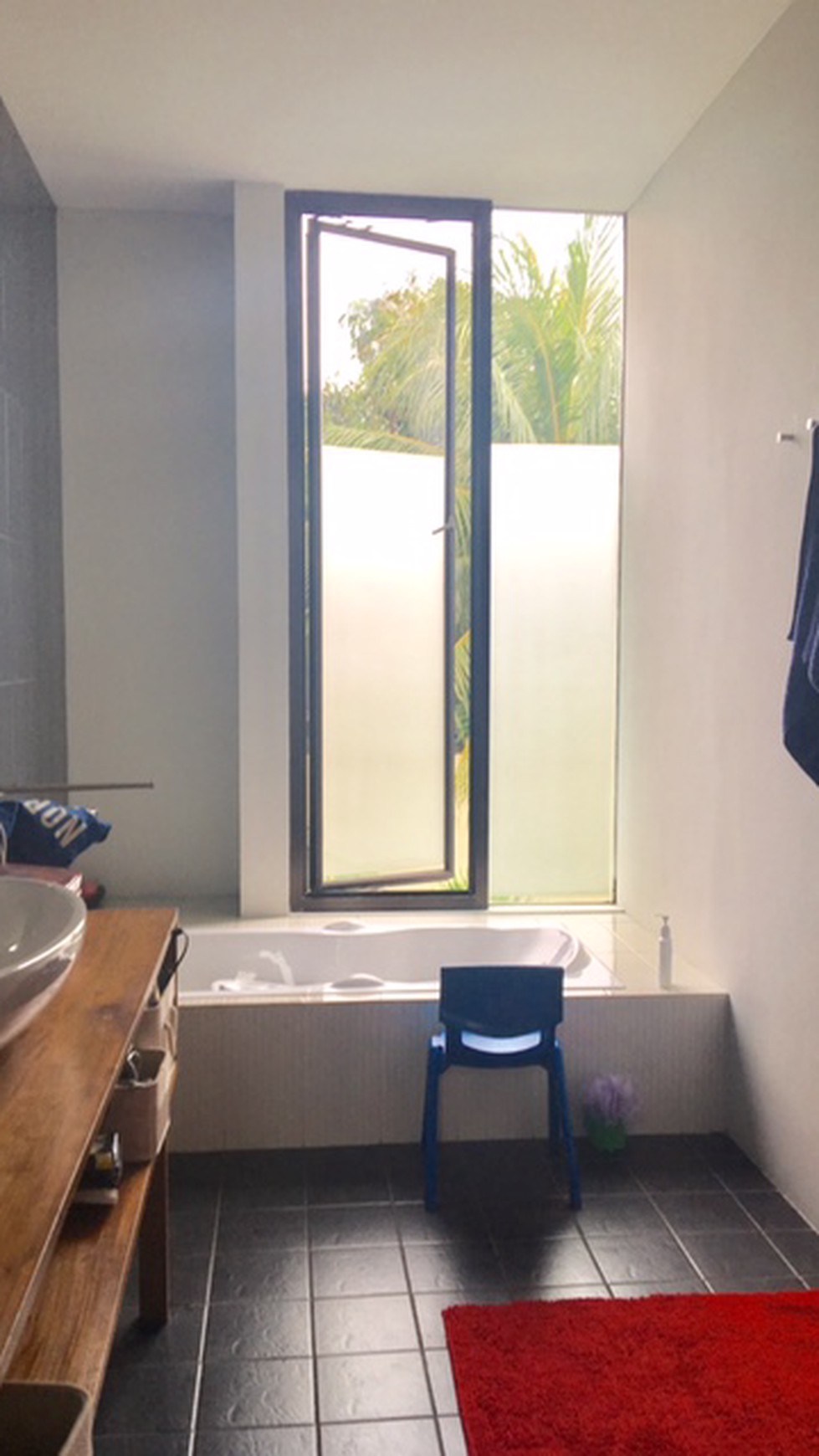 RUMAH CANTIK MINIMALIST DENGAN KOLAM RENANG DI BINTARO SEKTOR 9 #EU