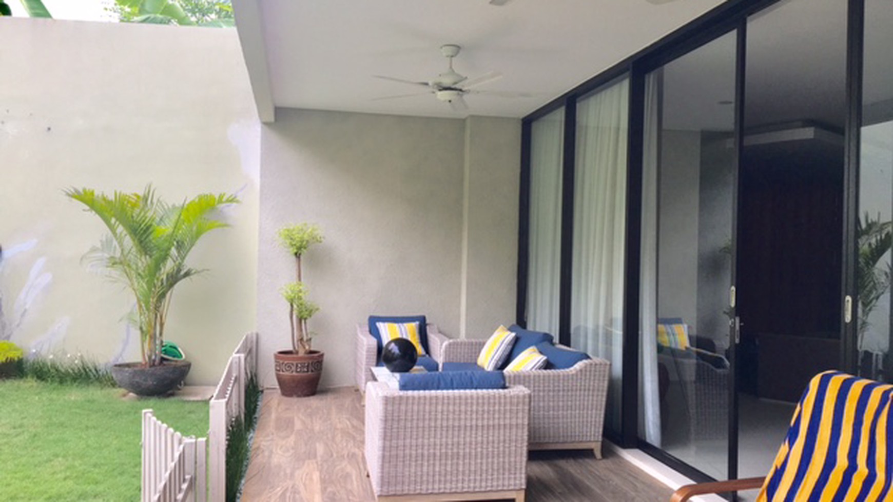 RUMAH CANTIK MINIMALIST DENGAN KOLAM RENANG DI BINTARO SEKTOR 9 #EU