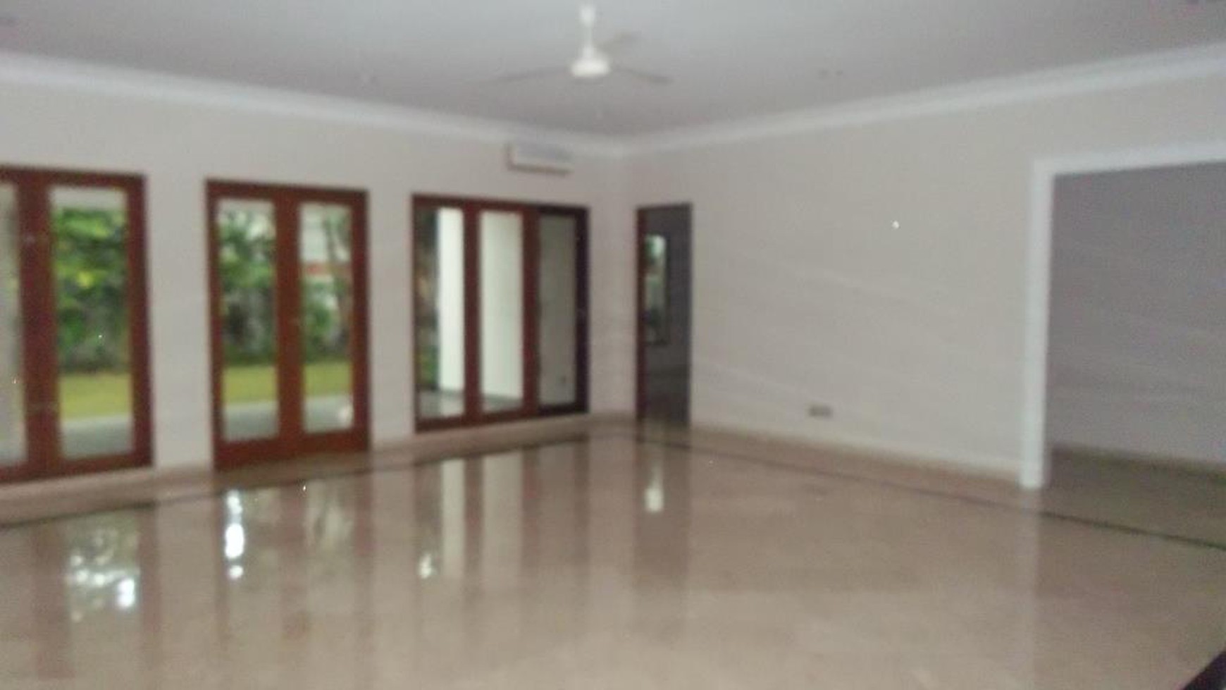 beautiful house in the prime area of Kemang