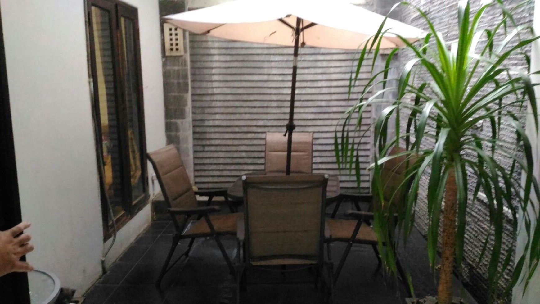 Dijual Rumah Cantik Lingkungan Nyaman Dan Asri Di Kemang