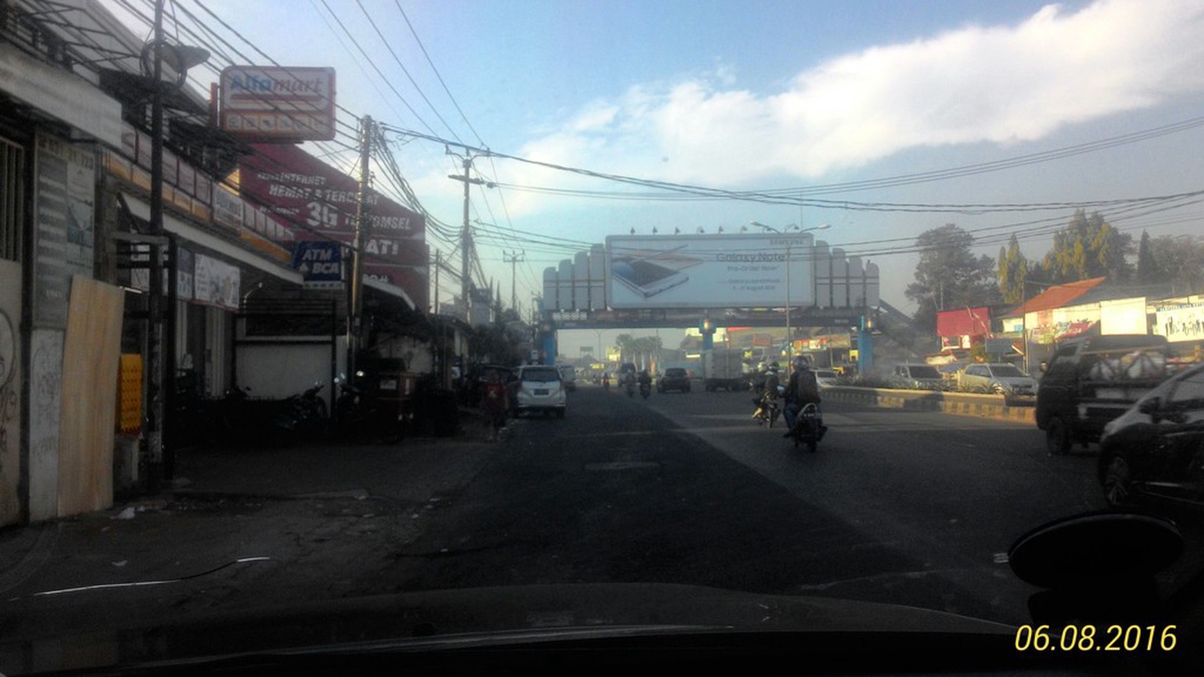 RUKO MENGHADAP BARAT COCOK UNTUK USAHA DI SERPONG