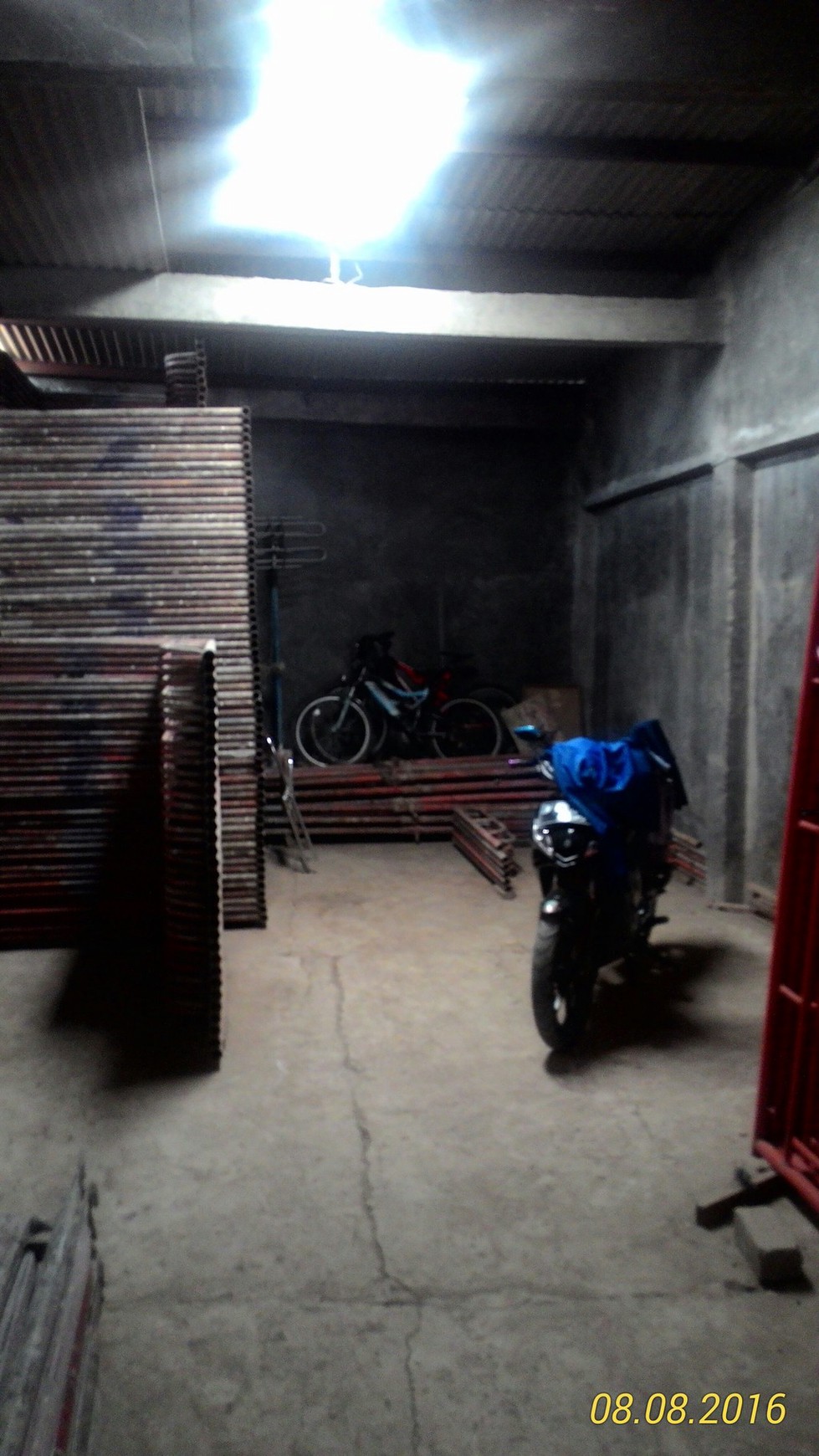 RUKO MENGHADAP BARAT COCOK UNTUK USAHA DI SERPONG