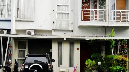 Rumah Dijual  lokasi strategis, bagus, nyaman dan aman daerah Bintaro Jombang