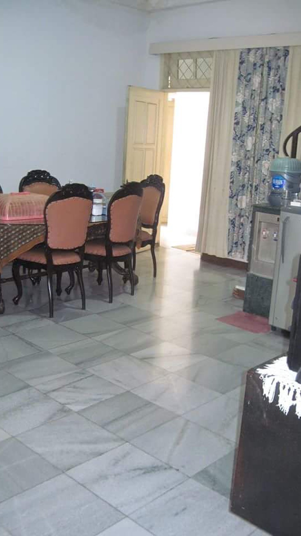 Rumah 7BR Bonang Menteng Area Strategis Harga Bagus