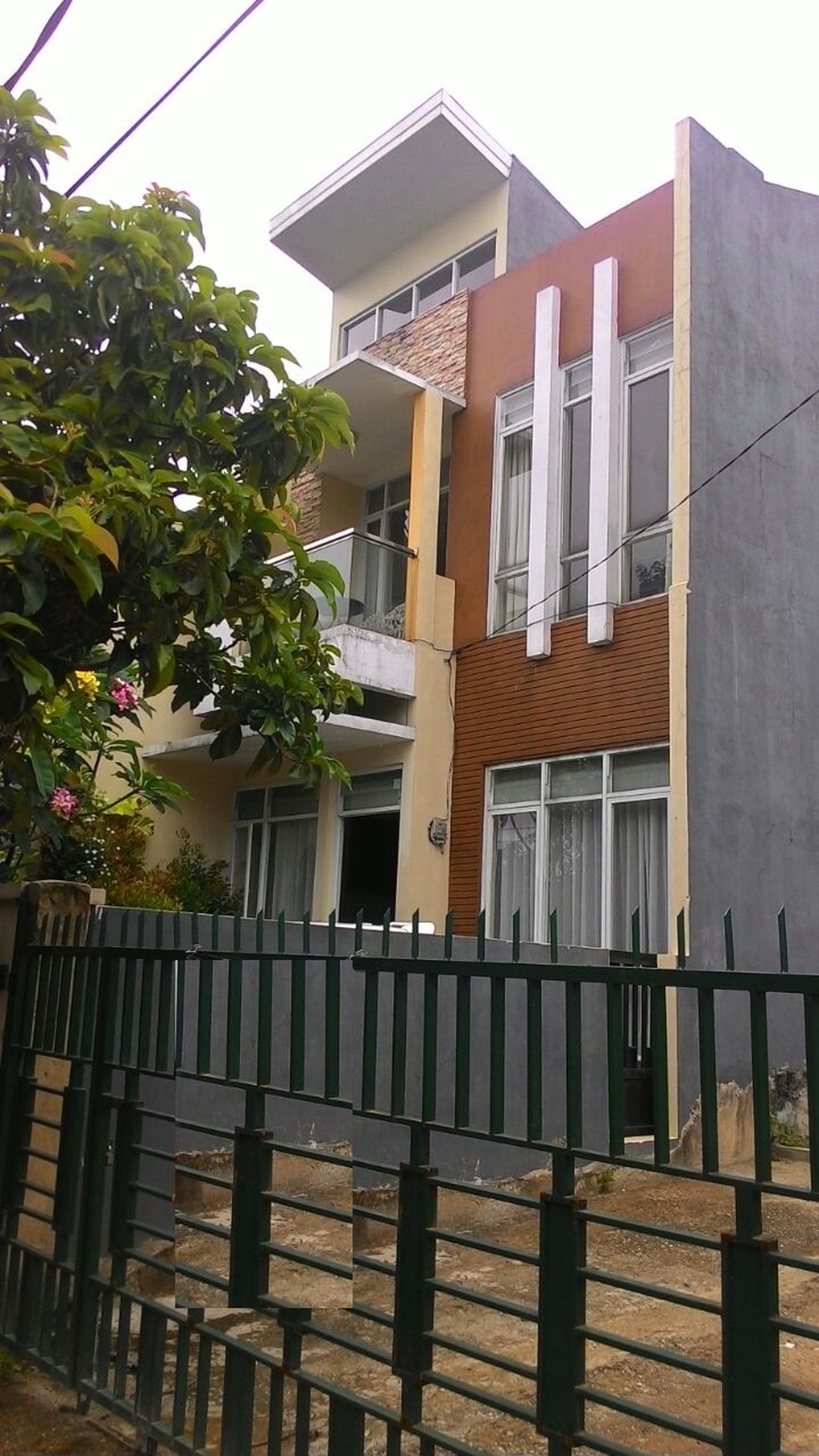 Rumah Siap Huni ,minimalis  di Pondok Jaya