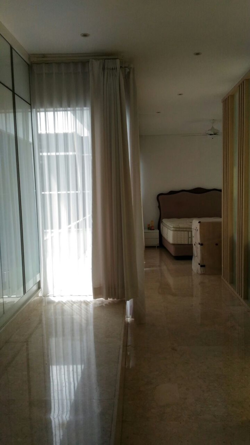 Rumah lux Modern dalam cluster di  Jakarta Selatan