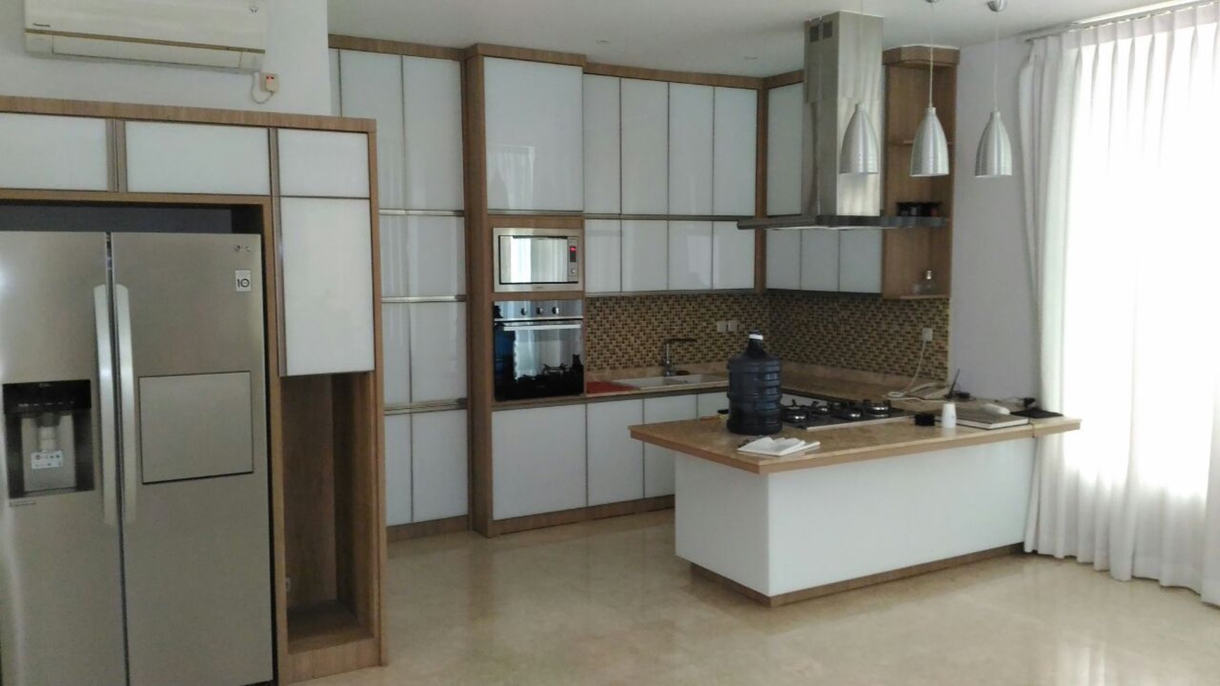 Rumah lux Modern dalam cluster di  Jakarta Selatan