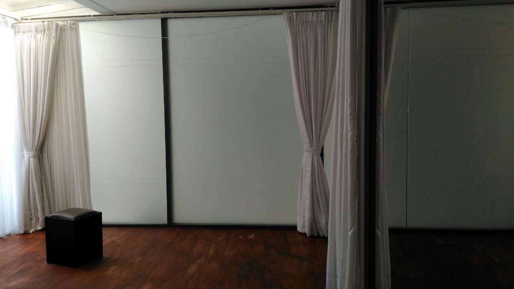 Rumah lux Modern dalam cluster di  Jakarta Selatan