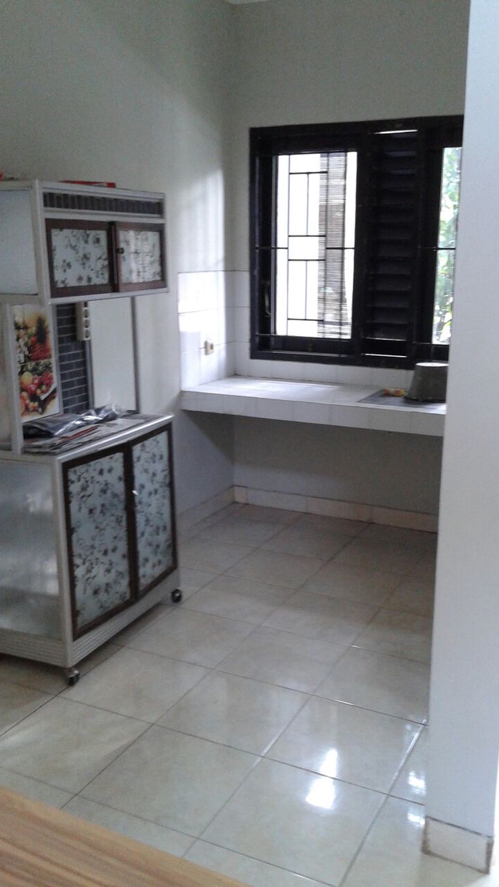 DI JUAL Rumah Mungil siap huni, utk keluarga kecil / kel baru, di MAHAGONI PARK,  lingkungan Asri, Tenang dan Nyaman, Keamanan 24jam..