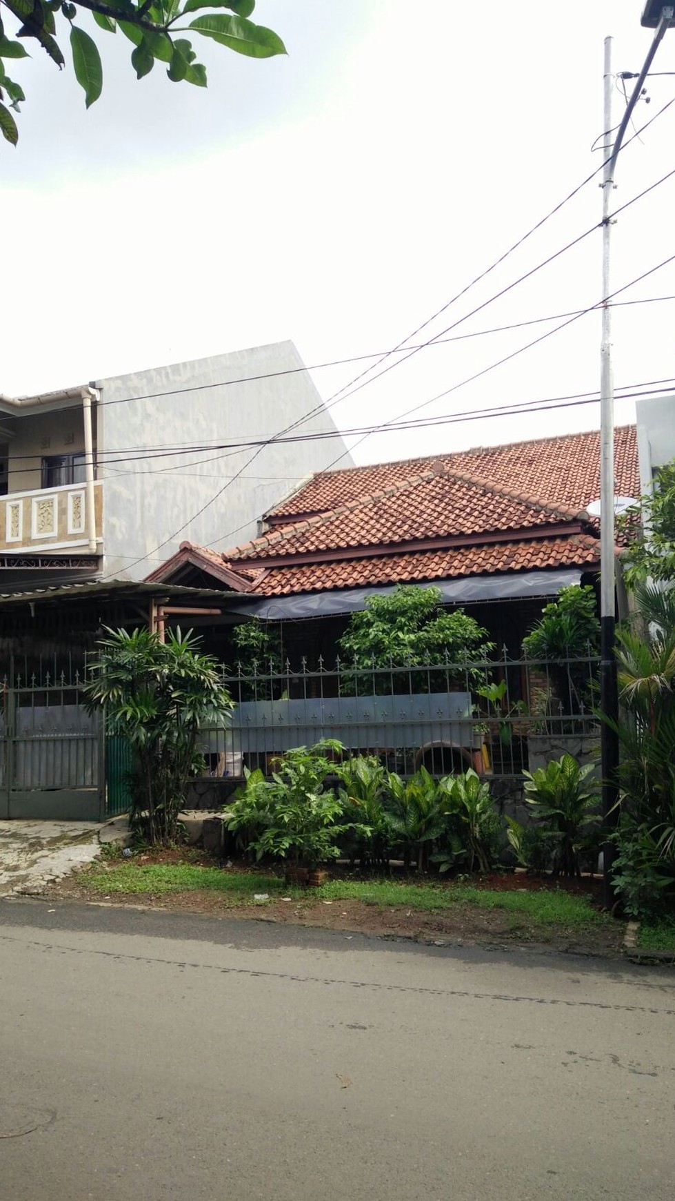 Rumah siap huni di Sektor 2 Bintaro Jaya