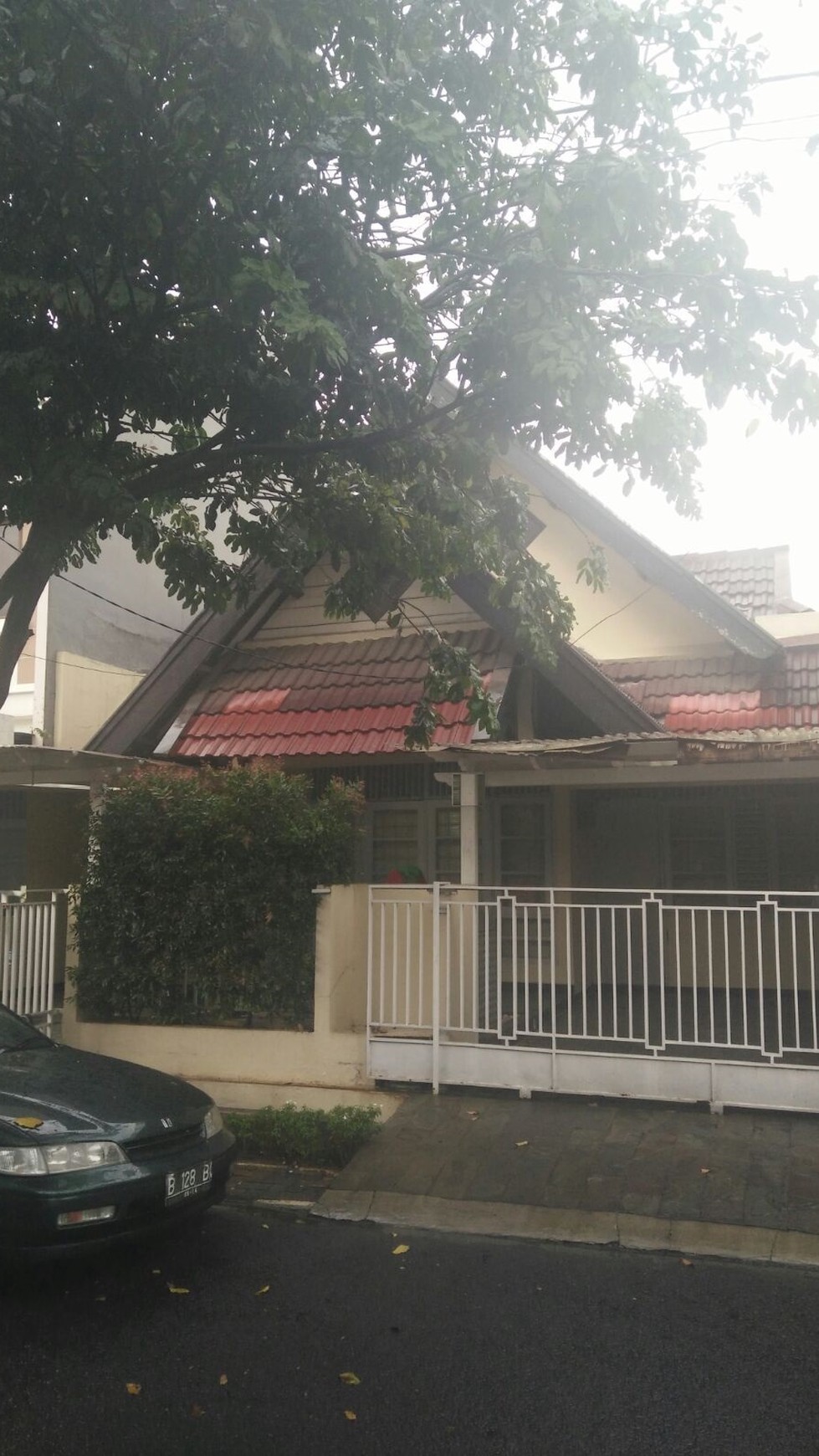 Rumah siap huni di sektor 3a Bintaro Jaya