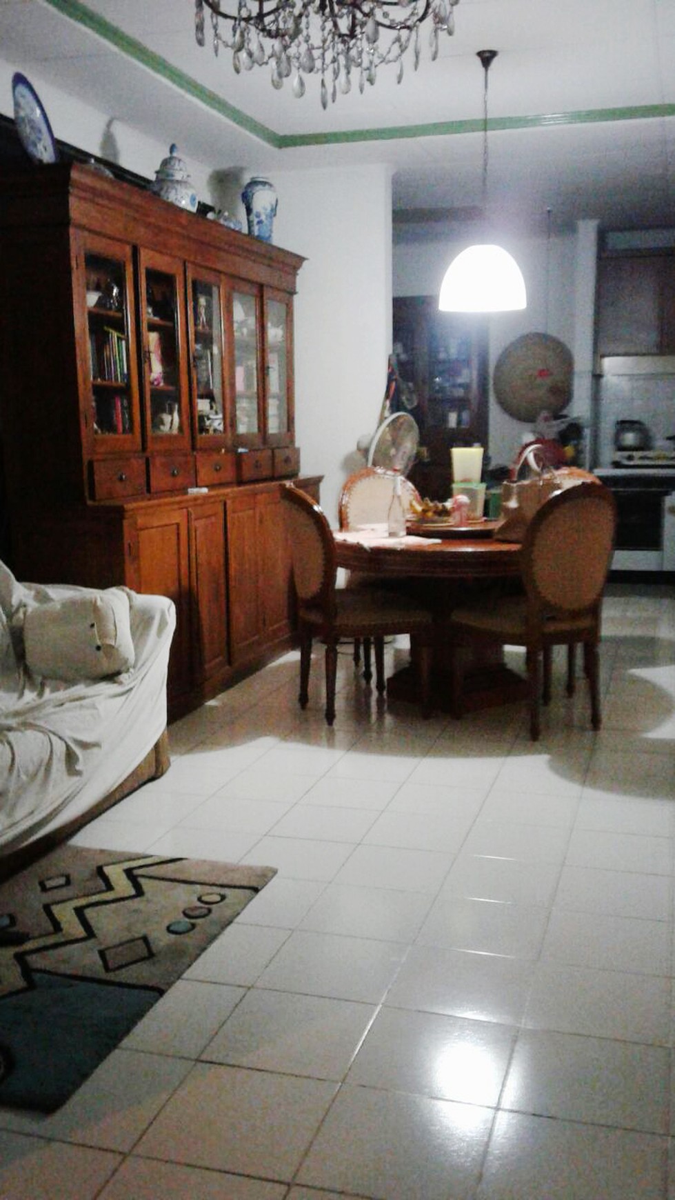 Rumah Dijual  lokasi strategis, bagus, nyaman dan aman daerah Bintaro-Tangsel