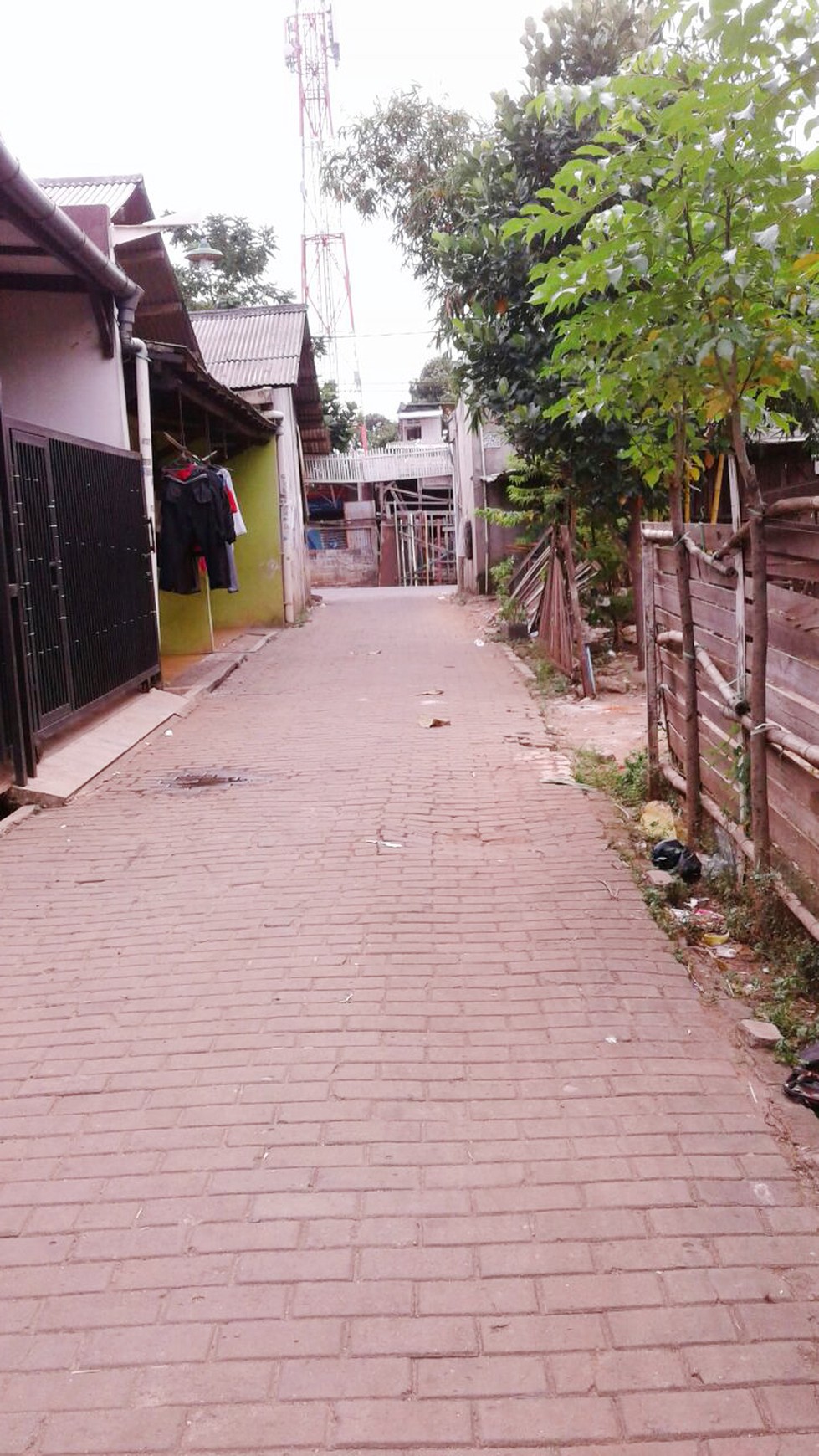 Dijual kavling lokasi pinggir jalan, sangat strategis, bebas banjir.