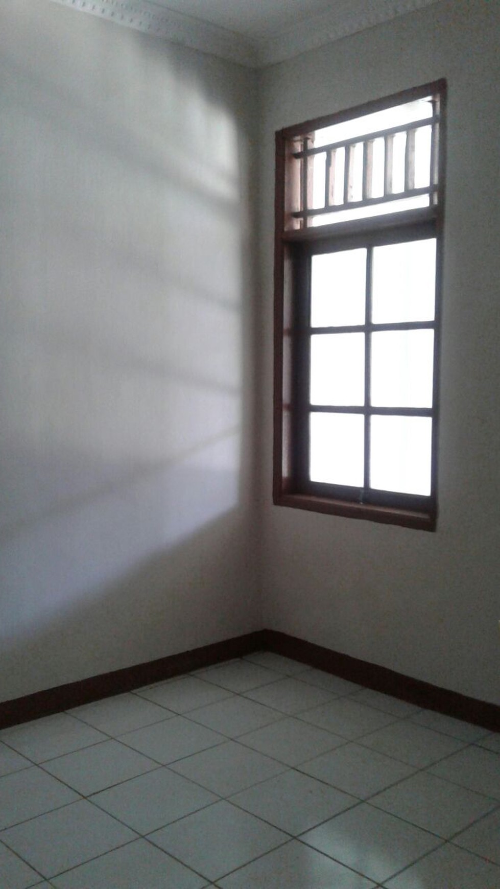 Rumah Dijual lokasi strategis, bagus, nyaman dan aman daerah VBI Jombang