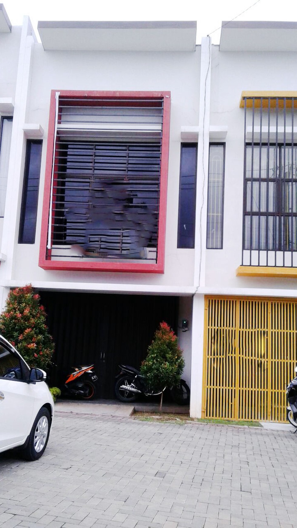 Di Jual Ruko lokasi sangat strategis cocok untuk buka usaha, terletak di daerah Ciputat
