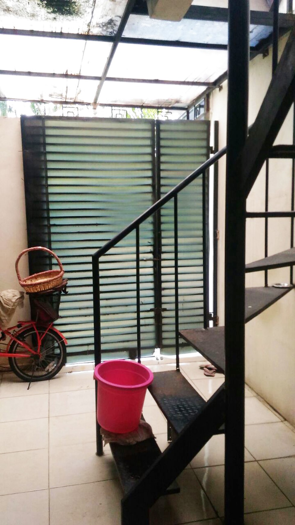 Rumah siap huni dijual murah di Ciputat