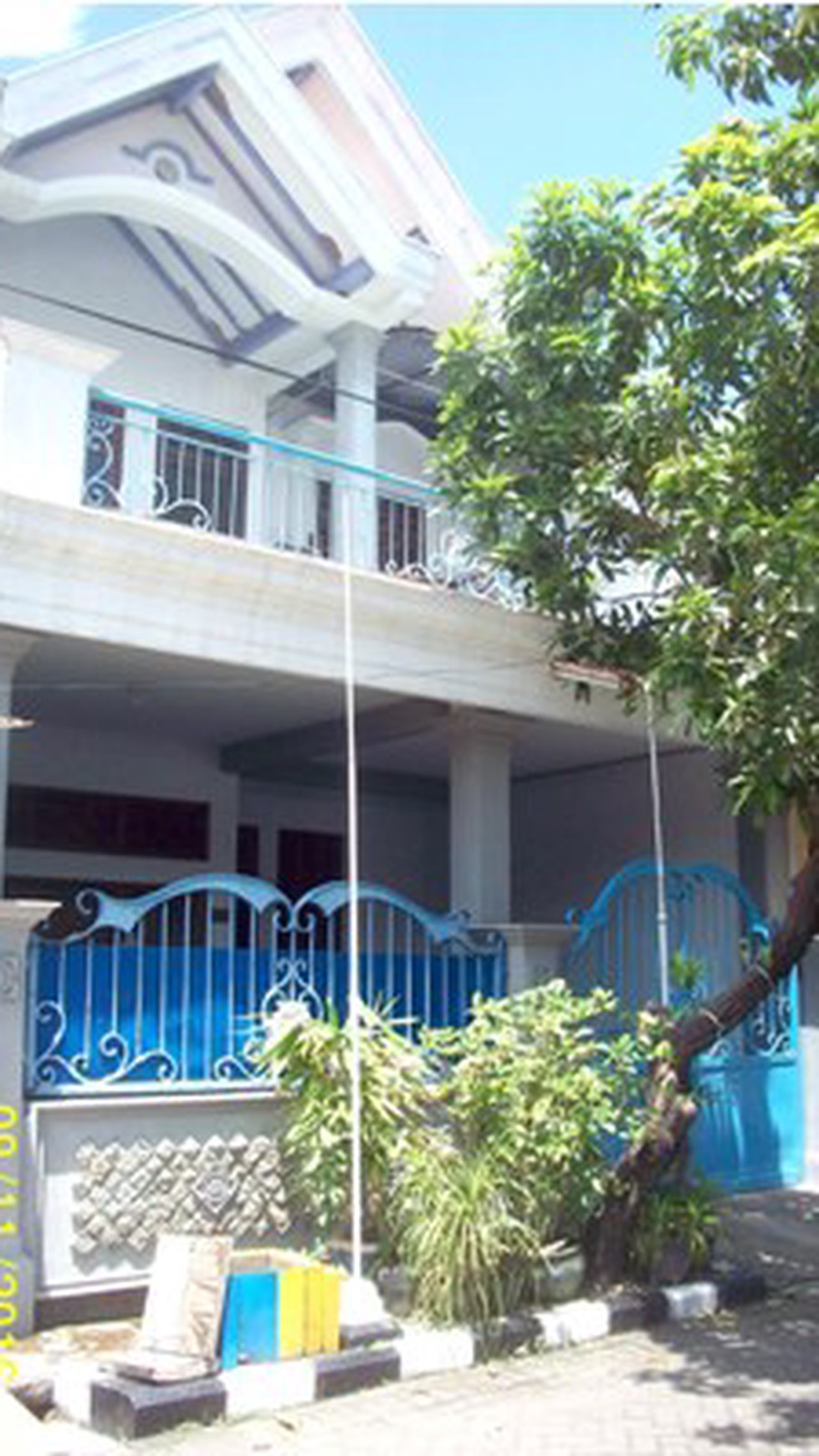 Rumah di Kutisari Indah Barat, Bagus + Terawat, Jalan depan paving, Bebas banjir, Siap Huni