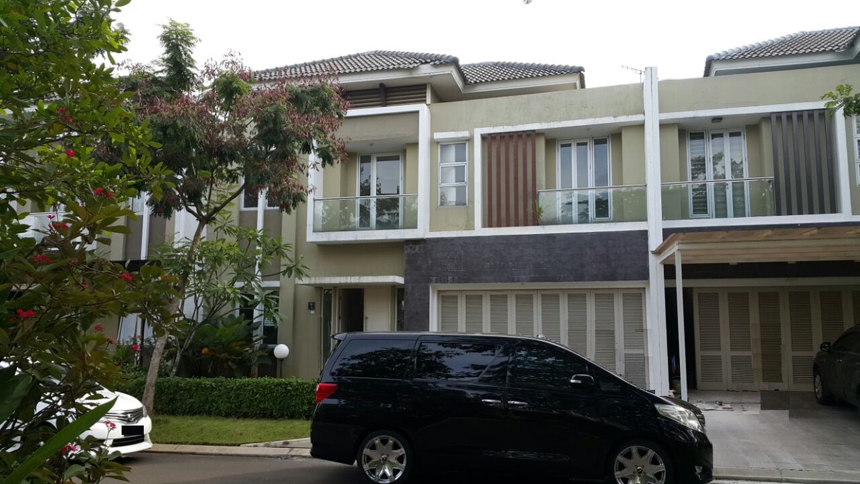 Rumah cantik siap huni di Gading Serpong