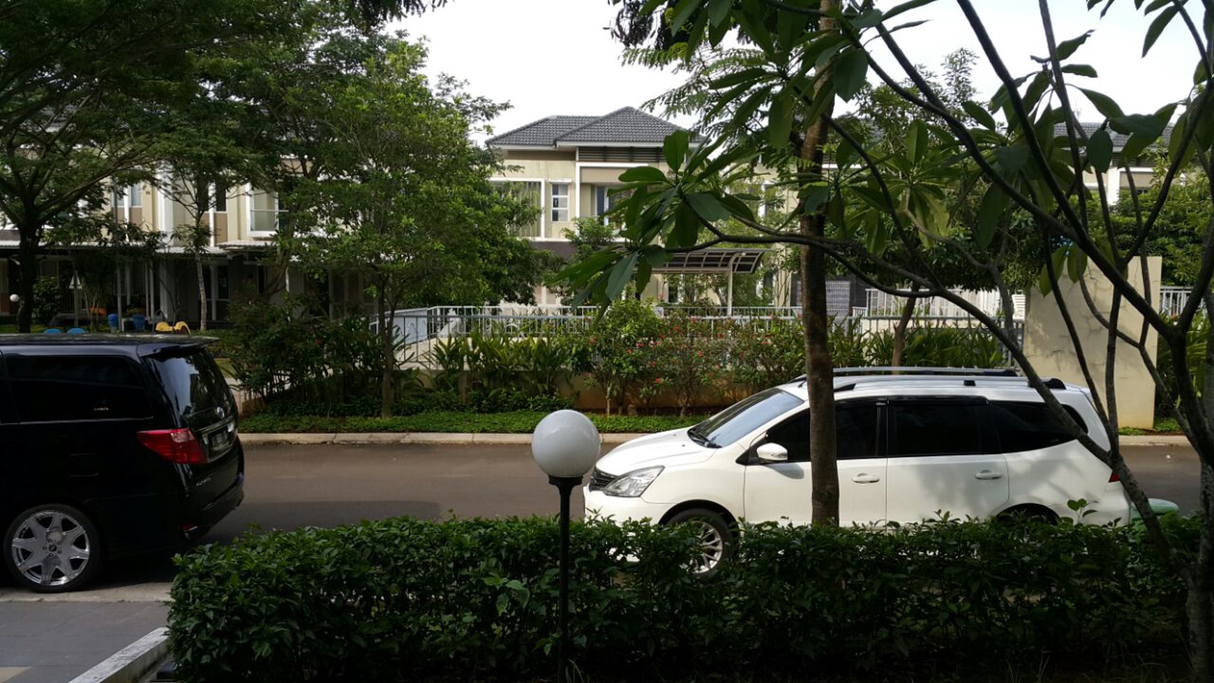 Rumah cantik siap huni di Gading Serpong